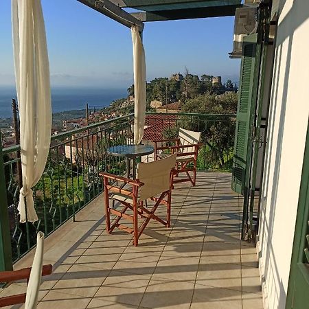 Villa Kiparissia Castle & Sea View à Kyparissia Extérieur photo
