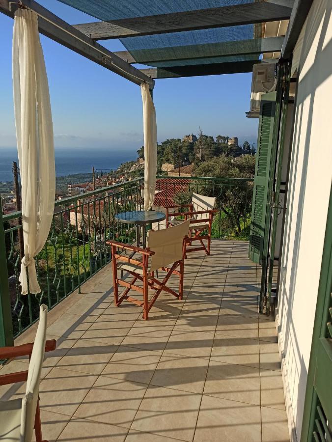 Villa Kiparissia Castle & Sea View à Kyparissia Extérieur photo
